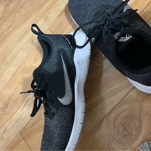 Women’s Nike Tennis Shoes